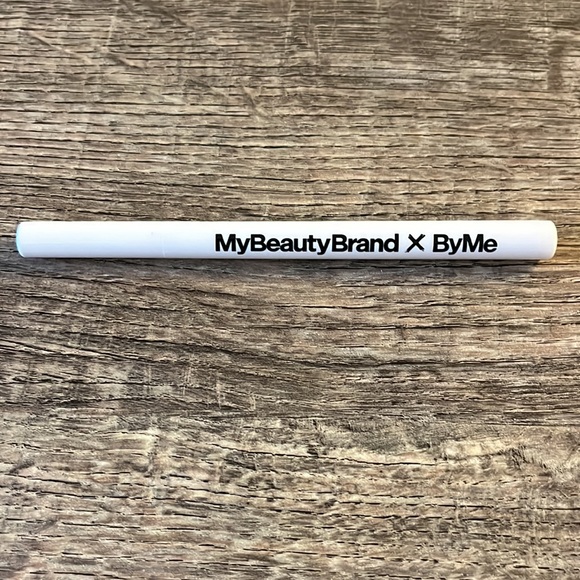 My Beauty Brand Waterproof Black Liquid Eyeliner - Picture 3 of 6